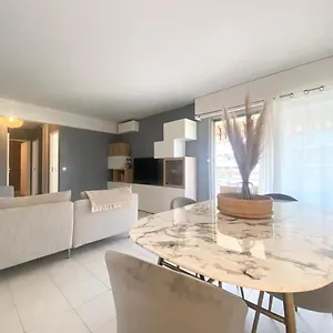 https://superbe-2pices-proximit-plages-port-centre.fr-provencehotel.com