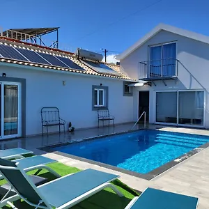  Villa Castro
